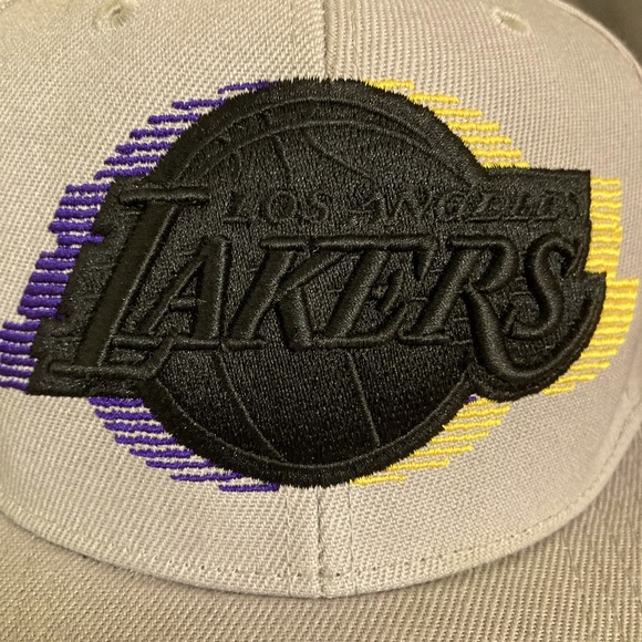 L.A. Lakers SnapBack Cap/Hat - MITCHELL & NESS - Picture 3 of 9